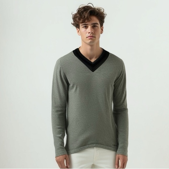 Dkny Other - DKNY Gray V-Neck SweatShirt Size Large
